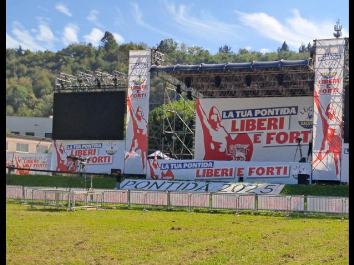Giovani della Lega a Pontida, 'FI scelga, o con noi o contro'