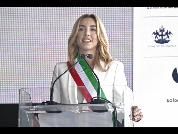 Cartolina minatoria alla sindaca di Genova, aperta inchiesta