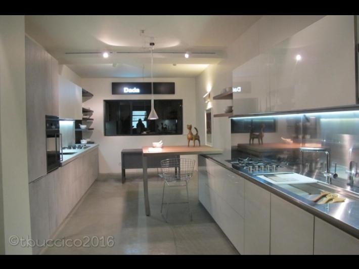 Trump annuncia, dazi al 50% per mobili da cucina e bagno