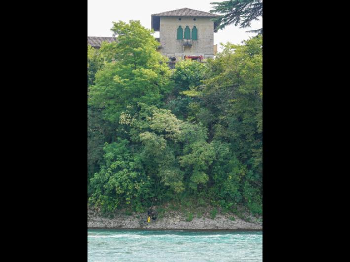 Giovane mor&igrave; dopo un rito sciamanico: quattro indagati 