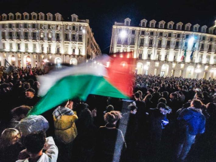 Torino, duemila in piazza per la Palestina