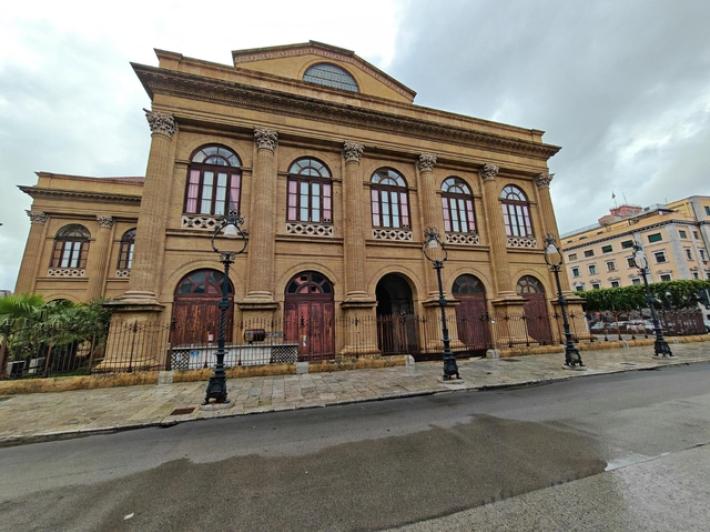 Tenta fermare pestaggio, ucciso con colpo pistola in testa. La madre: "La mia vita &egrave; distrutta"