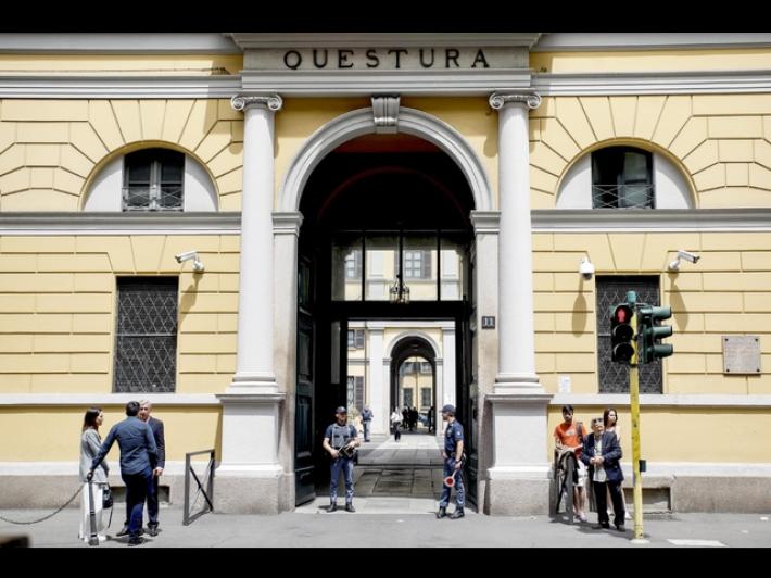 Rapper Faneto denunciato dalla ex che pubblica i lividi