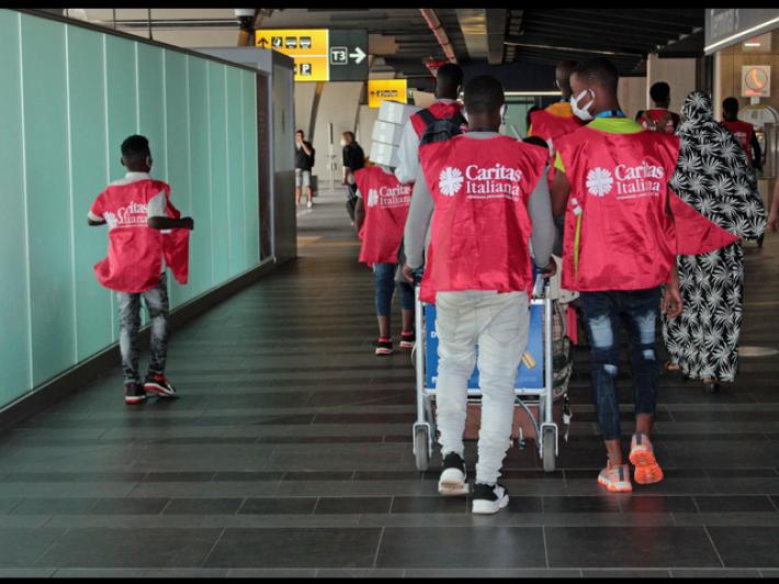 Caritas-Migrantes 'pi&ugrave; stranieri in Italia, sono 5,4 milioni'