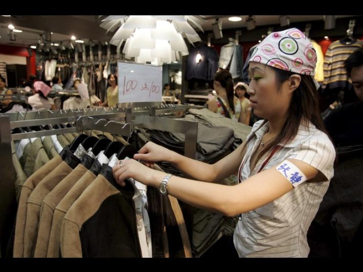 La Cina sempre pi&ugrave; in deflazione, -0,3% prezzi al consumo