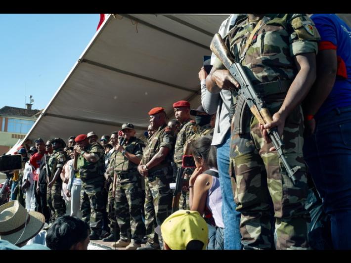 In Madagascar il presidente deposto ha lasciato il Paese