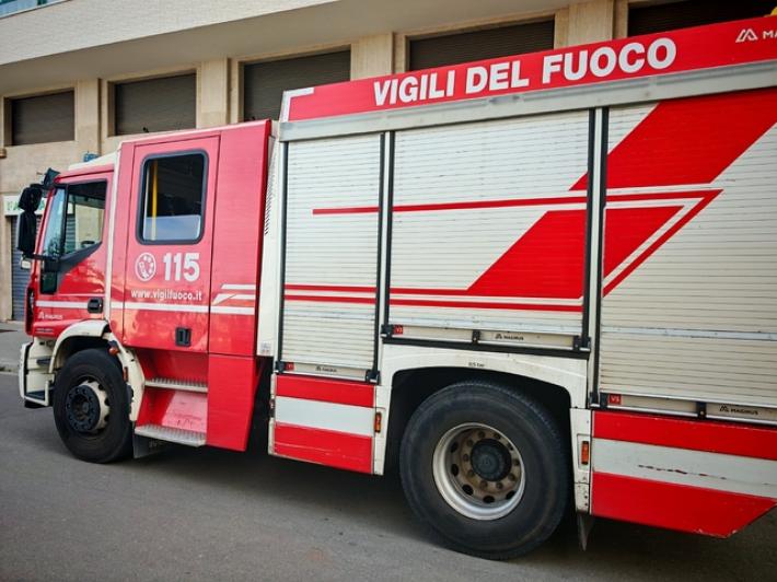 Crolla controsoffitto in scuola a Roma, nessun ferito