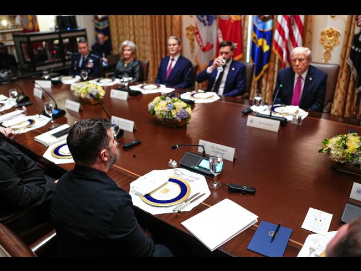 'Trump a Zelensky, cedi il Donbass o sarai distrutto'