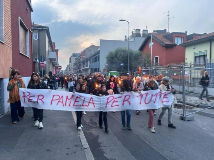 Fiaccolata a Milano per Pamela, c'&egrave; anche la madre