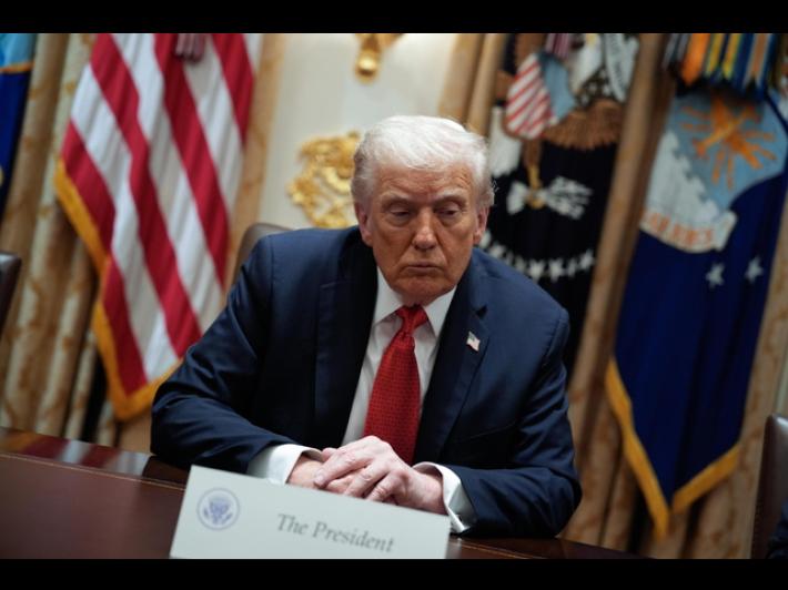 Politico svela chat, candidato Trump con 'vena nazista'