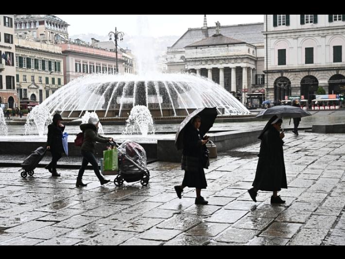 Maltempo, domani allerta arancione in Liguria e Toscana