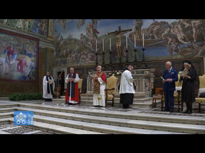 Il Papa e Carlo, storica preghiera insieme in Sistina