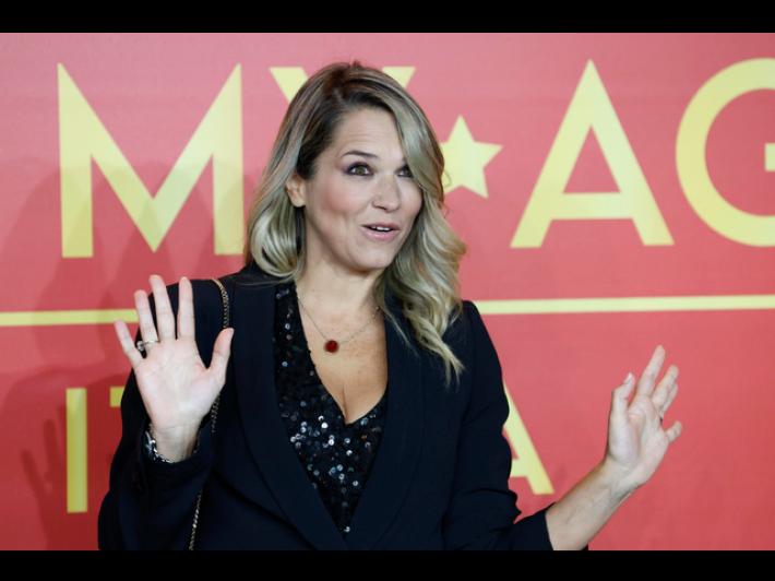 Altro sito sessista, da Barra a Ferragni spogliate con IA