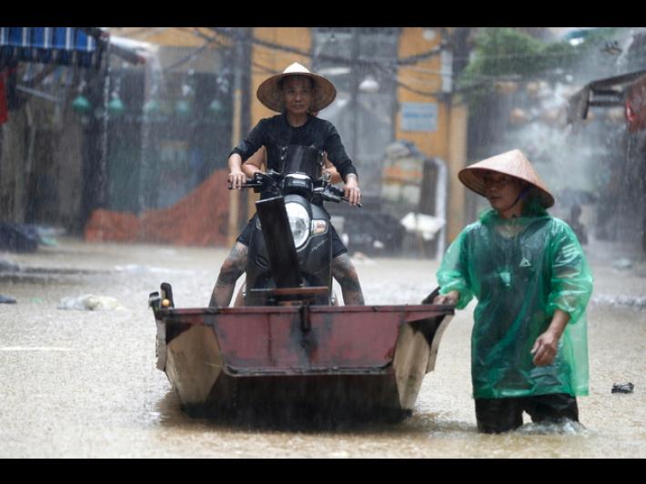 Vietnam, sale a 35 bilancio delle vittime dell'alluvione