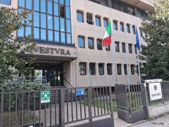 Strozz&ograve; e spar&ograve; a una tassista, fermo per tentato omicidio