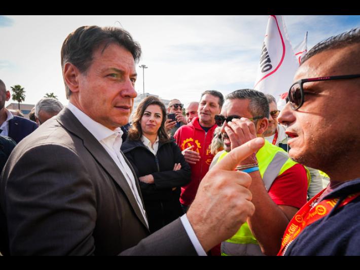 Conte, Meloni ipocrita, azzerare Garante non pi&ugrave; credibile