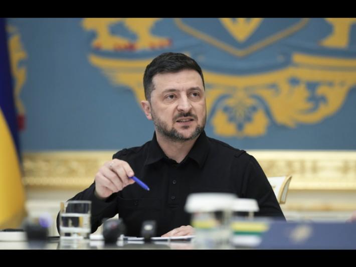 Zelensky chiede dimissioni ministri per scandalo corruzione