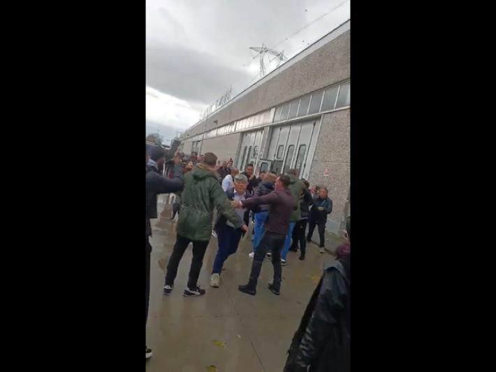 Agenti Digos aggrediti a Prato da gruppo di cittadini cinesi