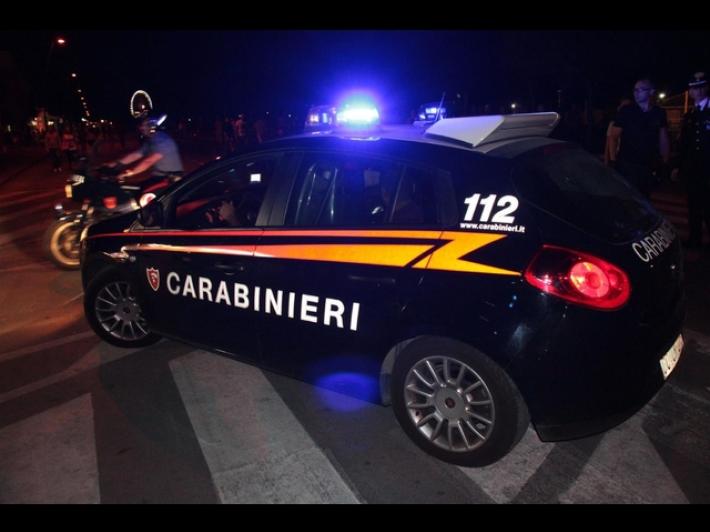 Donna accoltellata nel Napoletano, &egrave; in gravi condizioni. Preso l'ex compagno