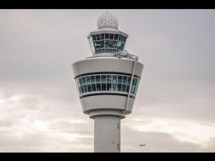 Olanda, droni sull'aeroporto di Eindhoven, stop ai voli