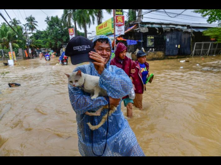 Vietnam, sale a 90 bilancio vittime delle inondazioni