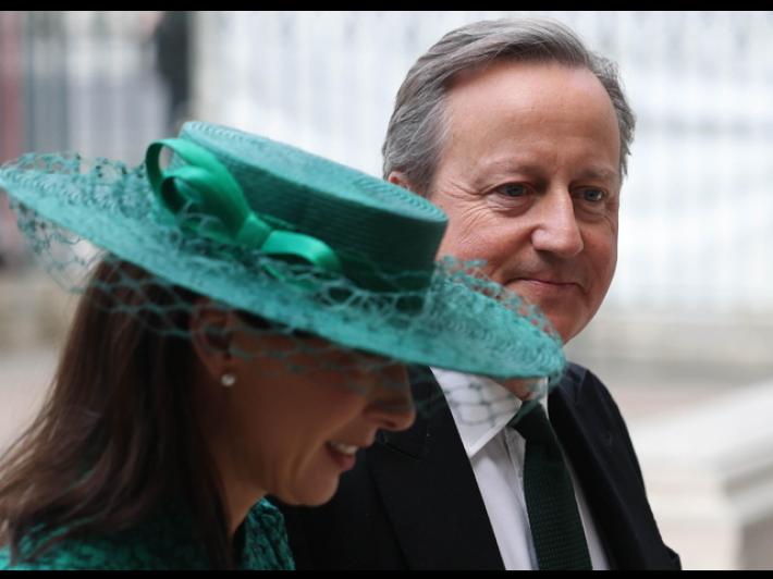 Ex premier britannico Cameron curato per un cancro alla prostata