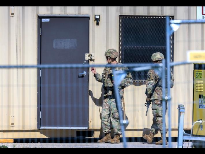 Sparatoria a Washington, i due soldati sono morti