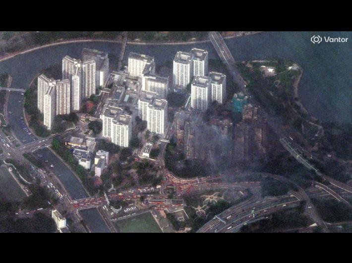 Spento dopo quasi 48 ore il violento incendio di Hong Kong