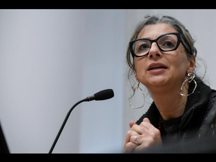 Consiglio comunale Bologna non revoca cittadinanza a Albanese