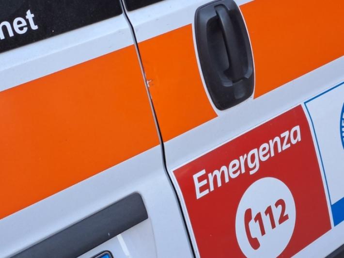 Camion tampona un bus, oltre 10 feriti a Parma, nessuno grave