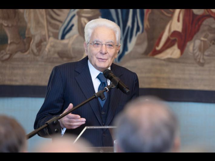 Mattarella, i giovani nutrono passione, adulti non la spengano
