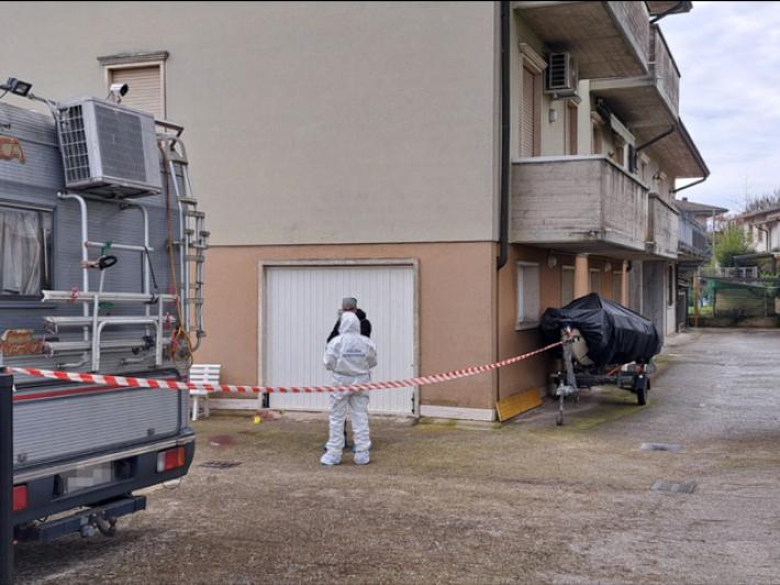 E' morta la donna trovata in una pozza di sangue nel Vicentino