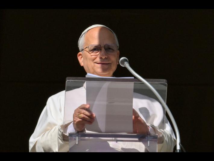 Il Papa, 'umanit&agrave; provata,ora si aprano le porte della pace'