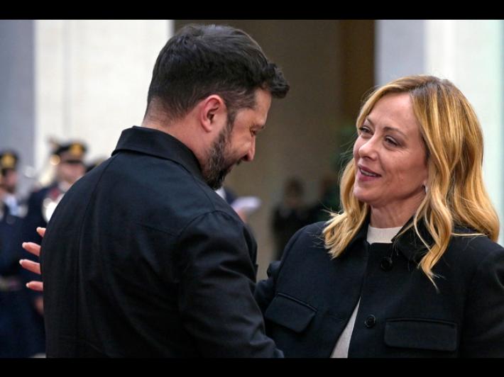 Zelensky, 'sui negoziati di pace mi fido di Meloni'