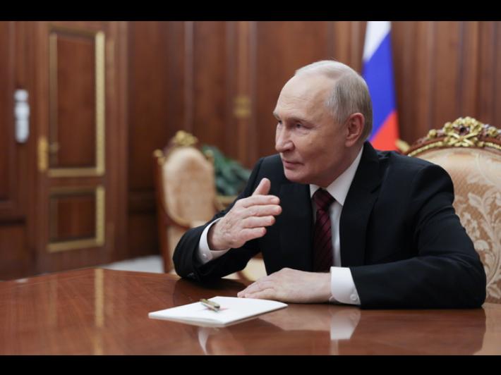 Putin, 'l'iniziativa strategica nelle nostre mani, avanziamo a ritmo sostenuto'