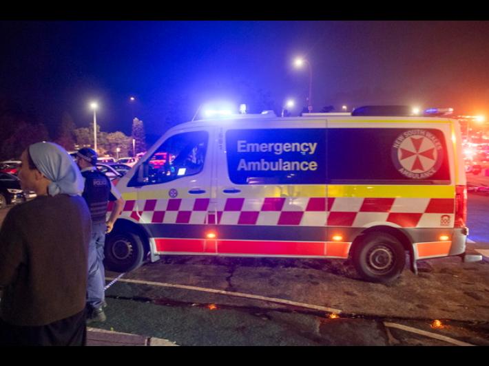 Salgono a 16 le vittime della sparatoria a Sydney, tra loro un bambino. A fare fuoco padre e figlio 