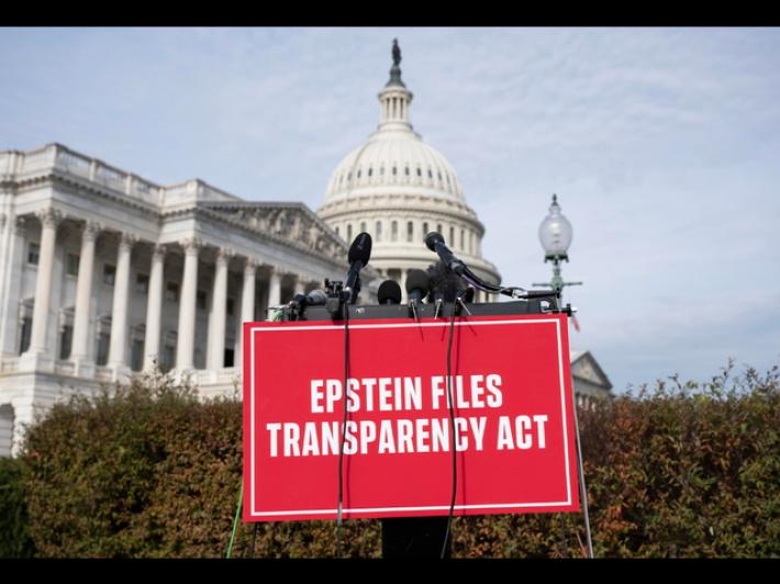 Epstein, dem pubblicano nuove foto con Chomsky e Gates