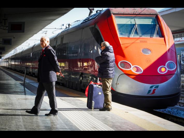 Porte del treno si chiudono, bimba di 2 anni resta in banchina a Lodi