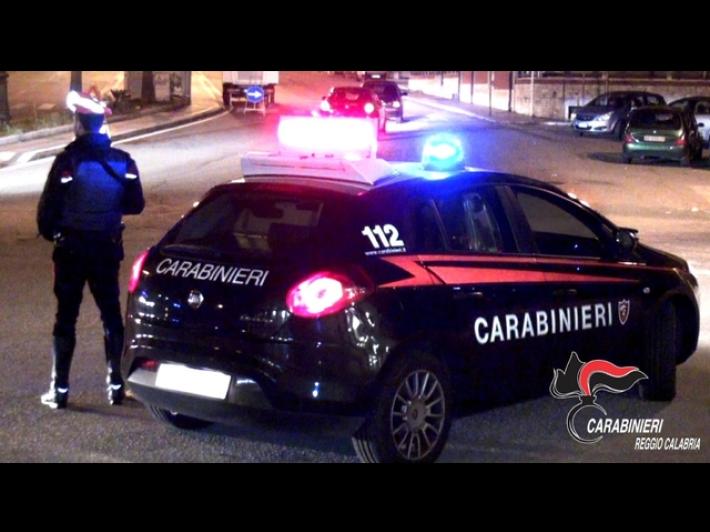 Rapina al mercato ortofrutticolo, commerciante ferito da colpo di pistola