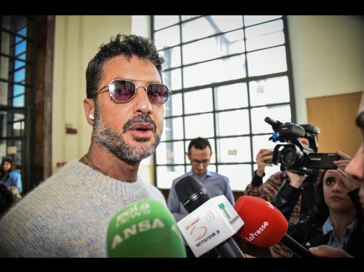 Fabrizio Corona sar&agrave; interrogato domani dopo la denuncia di Signorini