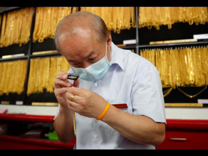 Oro sopra i 4.500 dollari in Asia sull'onda del taglio dei tassi Usa