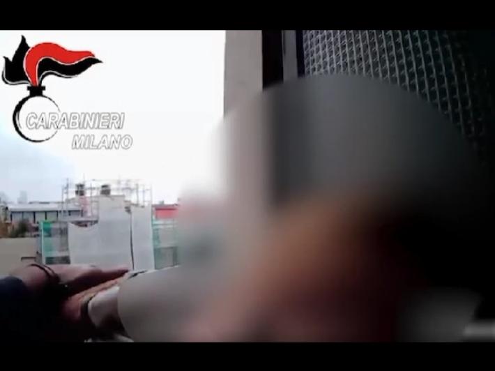 Tenta suicidio alla vigilia di Natale perch&eacute; sola, i carabinieri la salvano