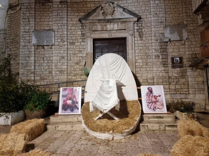 Il parroco non mette Ges&ugrave; Bambino nel presepe 'Abbiamo dichiarato guerra alla vita'