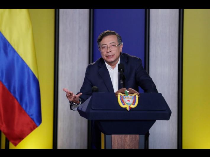 Il presidente colombiano riorganizza i vertici militari in vista del 2026