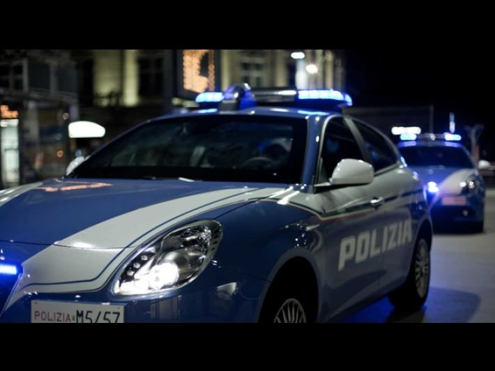 Calci e pugni a un tredicenne per rubargli l'iPhone