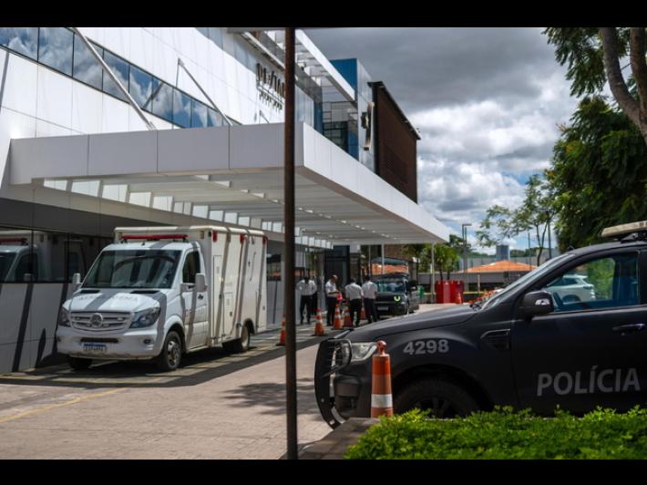 Bolsonaro torna in sala operatoria per una nuova crisi di singhiozzo