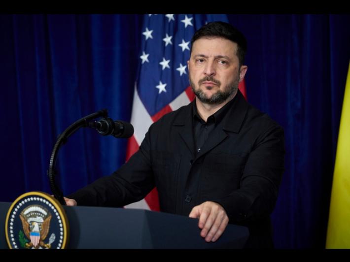 Zelensky, 'crediamo nella pace e combattiamo per lei'