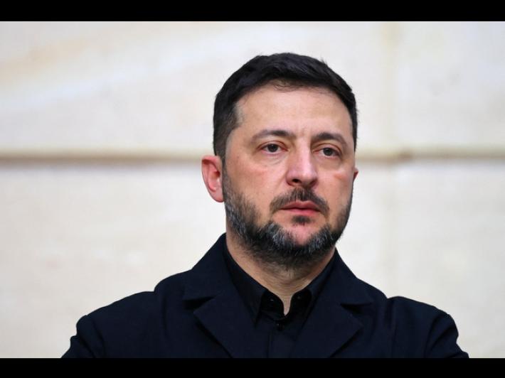 Zelensky annuncia, 'cambio il ministro della Difesa'