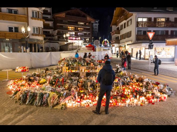 Cras Montana, sequestrato il cellulare del sindaco