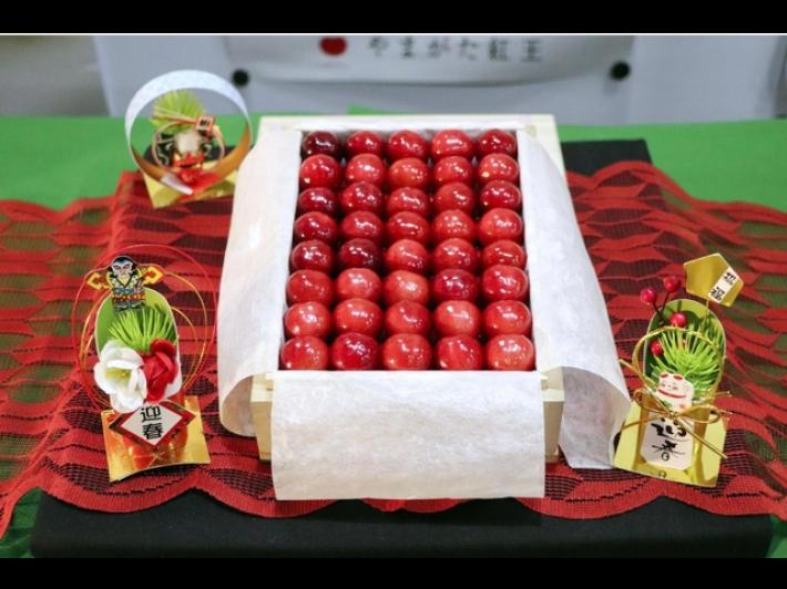 In Giappone ciliegie da record a 140 euro l'una